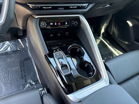 Certified 2025 Audi Q5 2.0T Premium Plus w/ Premium Plus image 18