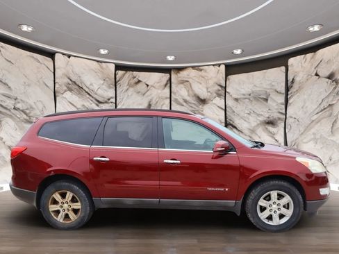 Used 2009 Chevrolet Traverse LT image 4