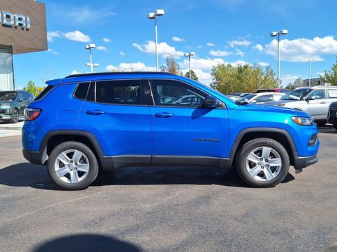 Used 2022 Jeep Compass Latitude AWD/4WD image 2
