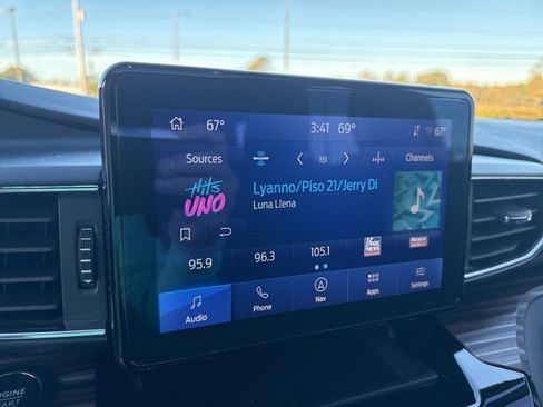 Used 2022 Ford Explorer Limited w/ Equipment Group 301A image 30