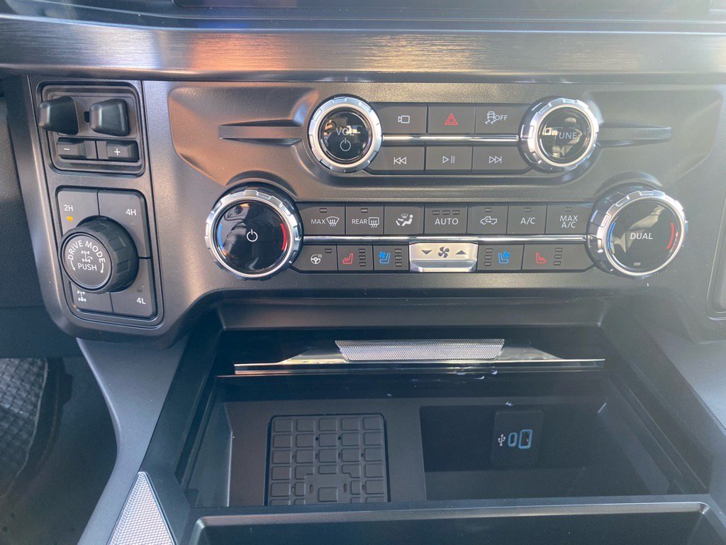 New 2025 Ford F250 Lariat w/ Lariat Ultimate Package AWD/4WD image 23