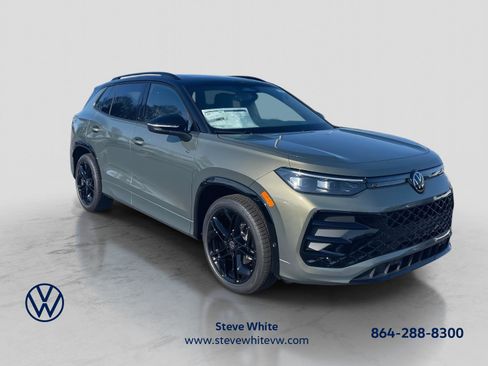 New 2026 Volkswagen Tiguan SE R-Line FWD image 1