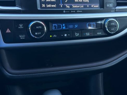 Used 2017 Toyota Highlander XLE FWD image 22