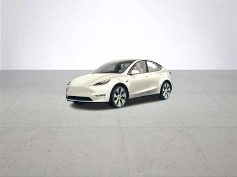Used 2022 Tesla Model Y Long Range image 18