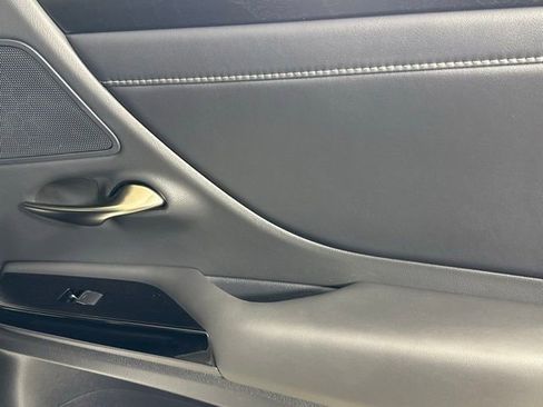 Used 2022 Lexus ES 300h w/ Premium Package image 27