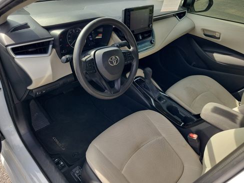 Used 2022 Toyota Corolla LE image 16