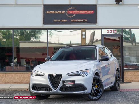 Used 2020 Alfa Romeo Stelvio Ti image 1