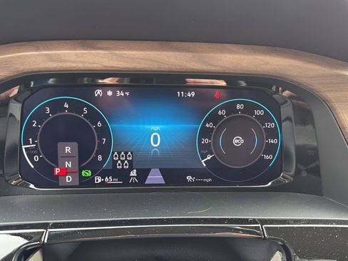 Used 2025 Volkswagen Atlas SE image 36