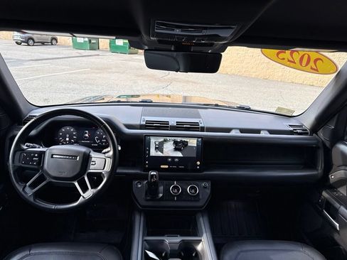 Certified 2025 Land Rover Defender 110 X-Dynamic SE AWD/4WD image 21