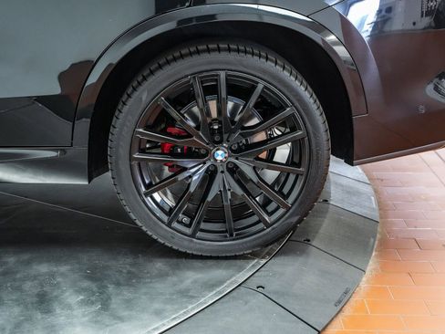 Certified 2024 BMW X5 xDrive40i w/ M Sport Package image 11