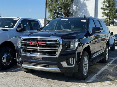 Used 2021 GMC Yukon SLT w/ Rear Media and Nav Package image 3