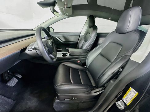 Used 2022 Tesla Model Y Long Range AWD/4WD image 13