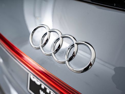 Used 2023 Audi Q4 e-tron Premium Plus w/ Premium Plus RWD image 18