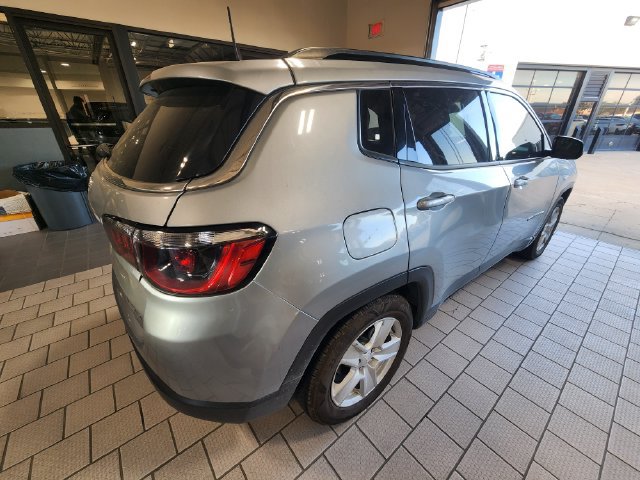Used 2022 Jeep Compass Latitude w/ Convenience Group FWD image 4