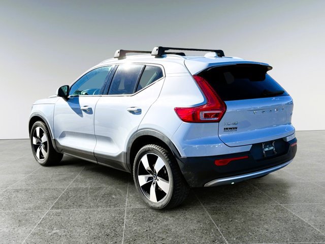 Used 2022 Volvo XC40 T5 Momentum w/ Premium Package AWD/4WD image 5