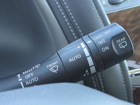 Used 2017 Nissan Armada Platinum w/ Captain Seat Package image 27