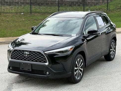 Used 2025 Toyota Corolla Cross XLE FWD image 8