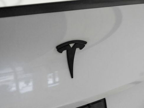 Used 2021 Tesla Model Y Long Range AWD/4WD image 60