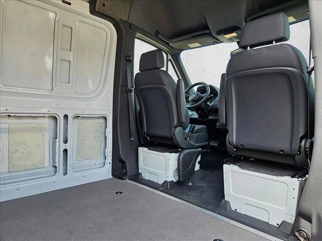 Used 2025 Mercedes-Benz Sprinter 2500 image 20