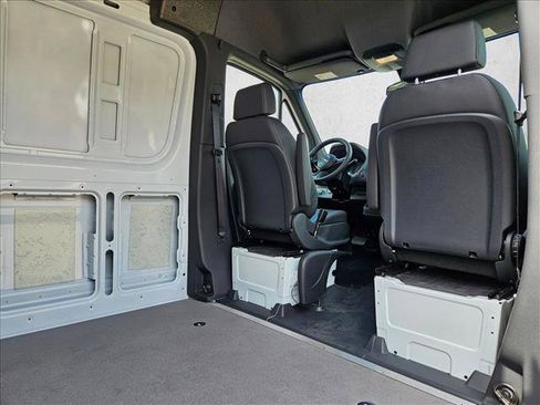 Used 2025 Mercedes-Benz Sprinter 2500 image 20