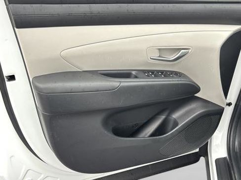 Used 2025 Hyundai Tucson SE AWD/4WD image 11