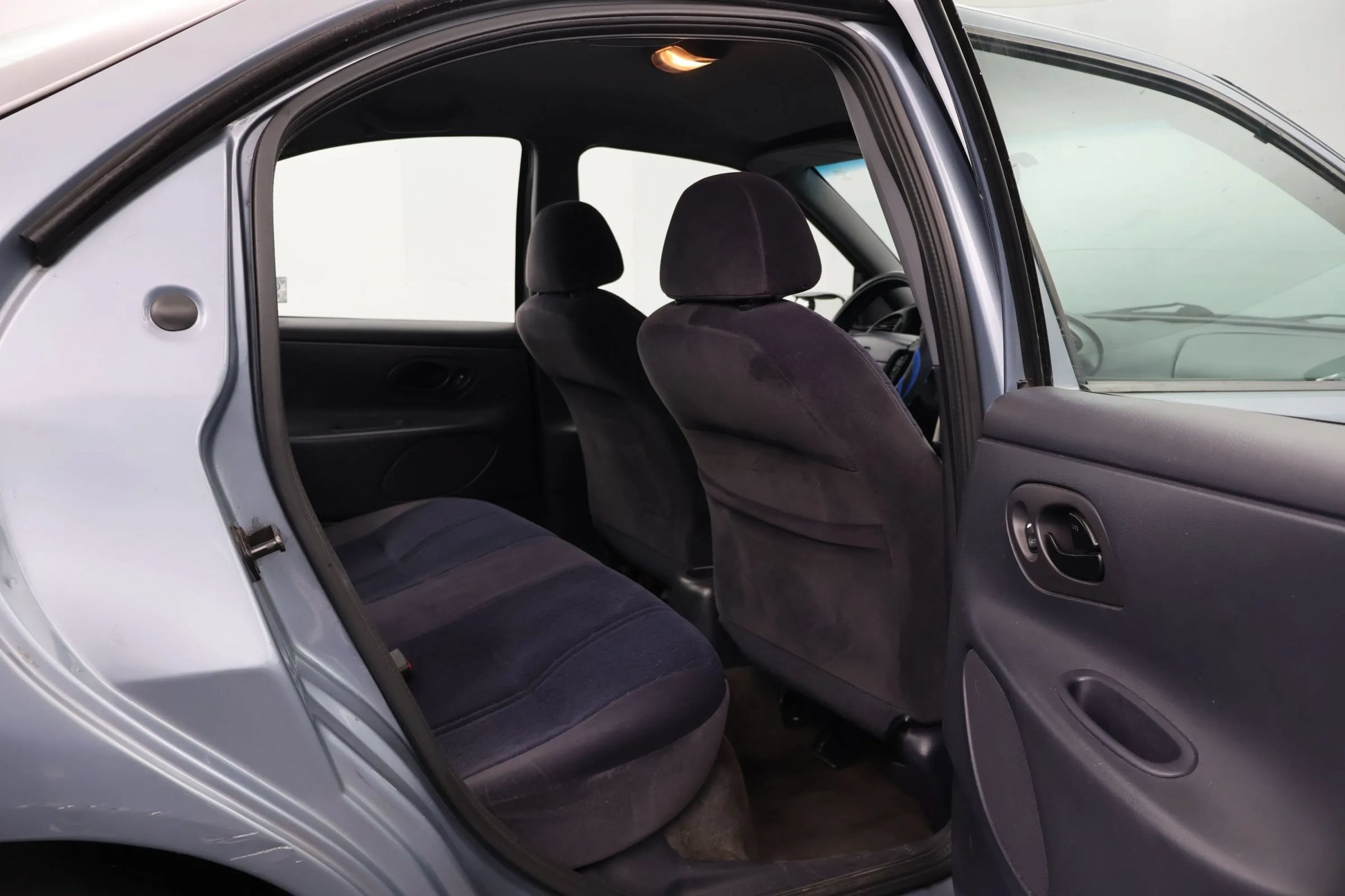 Used 2000 Ford Contour SE FWD image 17
