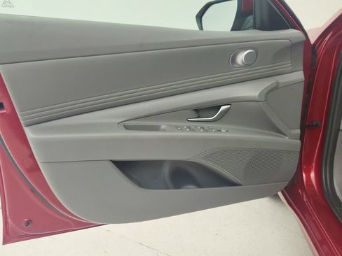 Used 2025 Hyundai Elantra SEL FWD image 24
