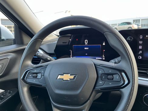 Used 2025 Chevrolet Trax LT image 25