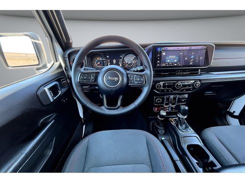 Certified 2025 Jeep Wrangler Unlimited Rubicon AWD/4WD image 8