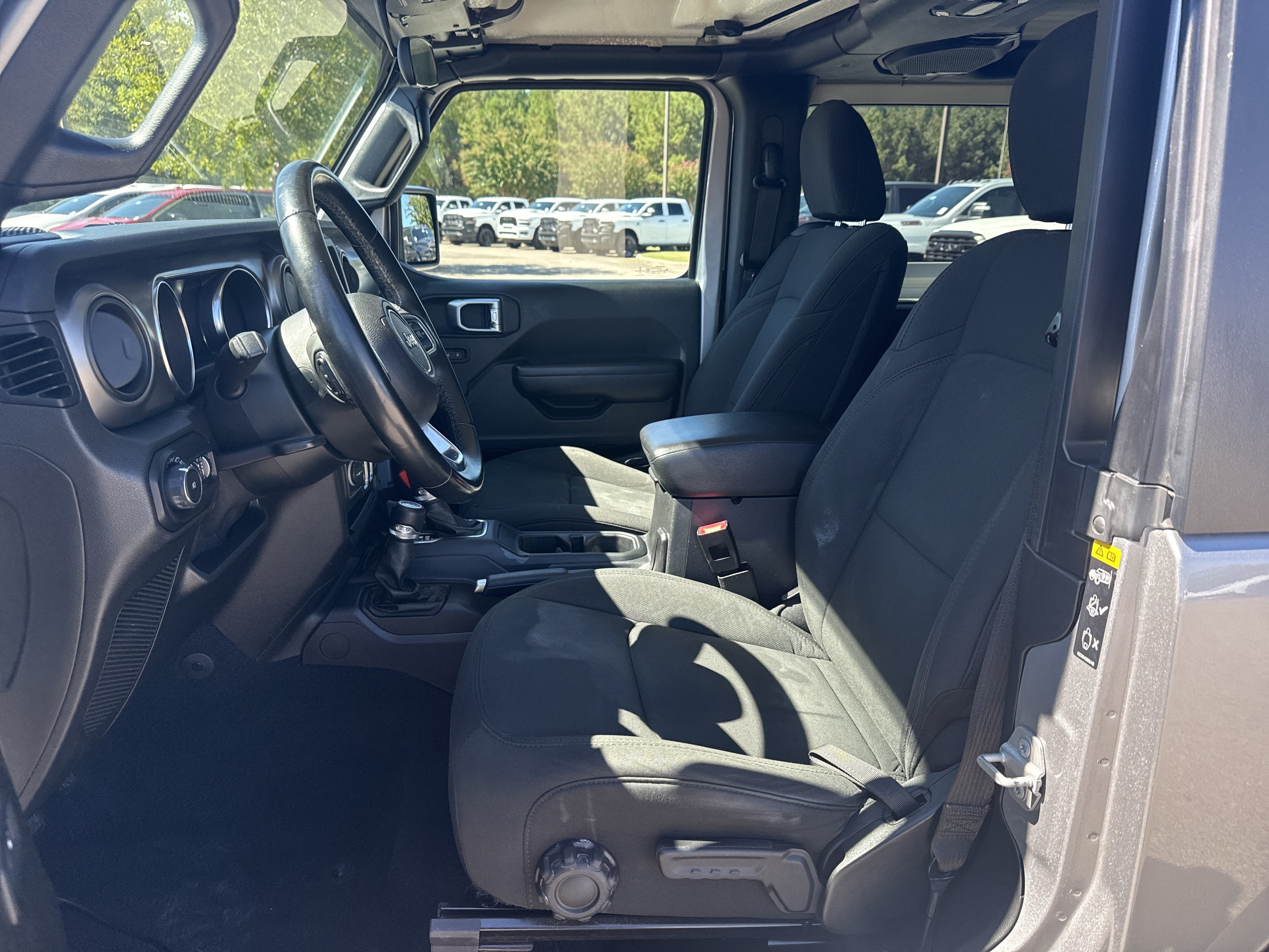 Used 2020 Jeep Wrangler Sport AWD/4WD image 9