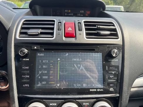 Used 2016 Subaru Forester 2.5i Touring AWD/4WD image 19