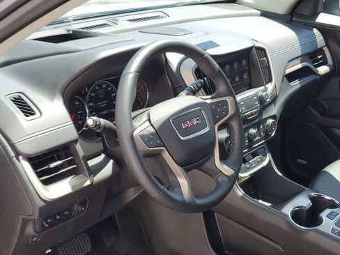 Used 2024 GMC Terrain Denali w/ Denali Premium Package AWD/4WD image 10