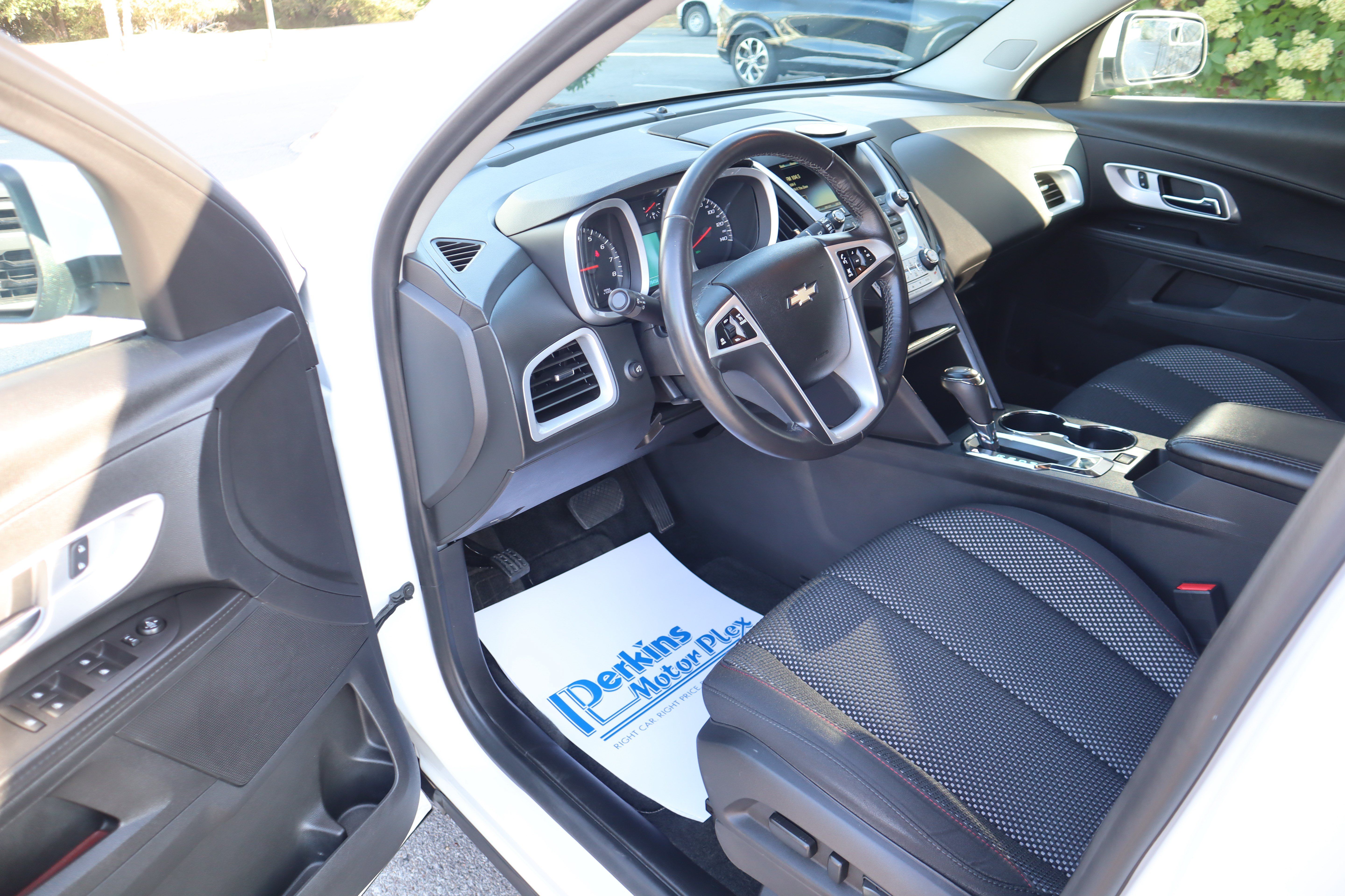 Used 2016 Chevrolet Equinox LT w/ Convenience Package FWD image 3