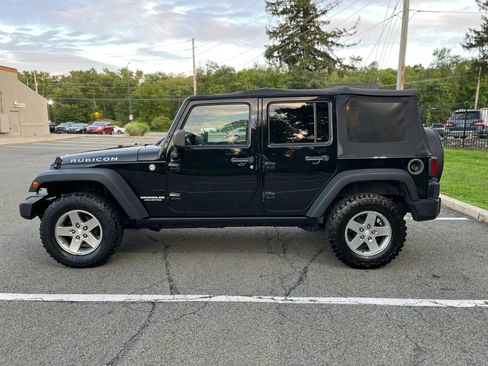 Used 2012 Jeep Wrangler Unlimited Rubicon w/ Connectivity Group AWD/4WD image 10