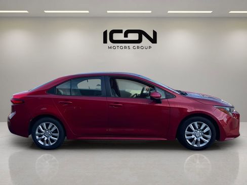 Used 2021 Toyota Corolla LE image 6