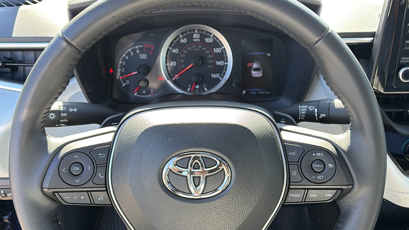Used 2022 Toyota Corolla SE w/ SE Premium Package FWD image 11