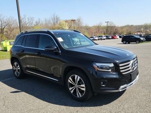 Used 2025 Mercedes-Benz GLB 250 image 1