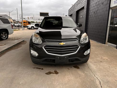 Used 2017 Chevrolet Equinox LT w/ Convenience Package FWD image 3