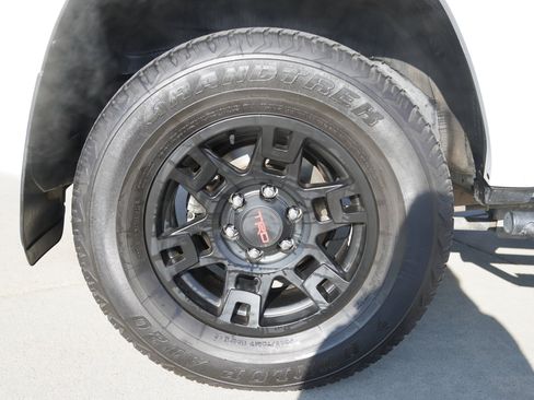 Certified 2022 Toyota 4Runner SR5 Premium image 11