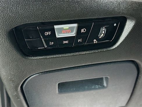 Used 2020 BMW 330i xDrive Sedan w/ Convenience Package image 10