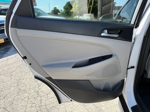 Used 2017 Hyundai Tucson Sport FWD image 11