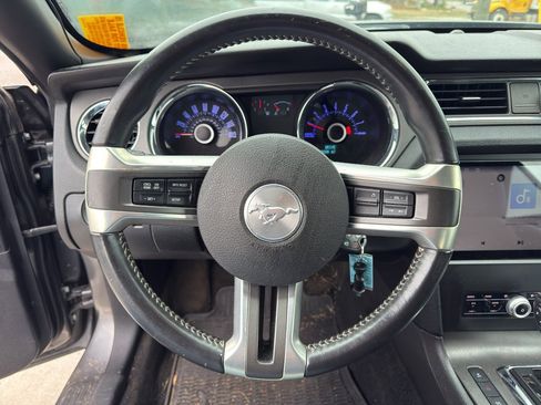 Used 2013 Ford Mustang Convertible image 10