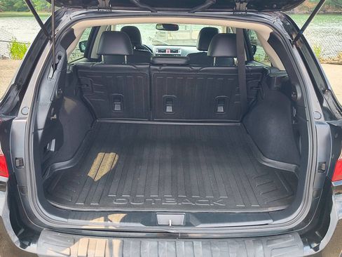 Used 2016 Subaru Outback 3.6R Limited AWD/4WD image 24