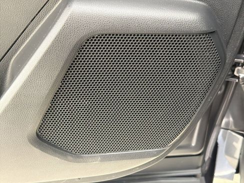 Used 2024 Toyota Highlander XLE FWD image 21