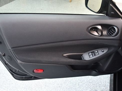 Used 2026 Nissan Z Sport w/ Floor Mat Package RWD image 22