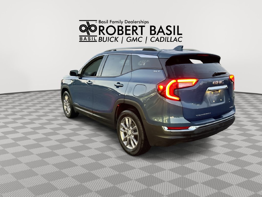 Used 2024 GMC Terrain SLT AWD/4WD image 6
