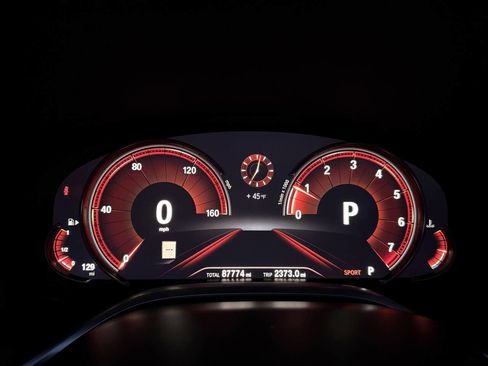 Used 2018 BMW 740i image 19