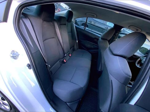 Used 2022 Toyota Corolla LE image 19