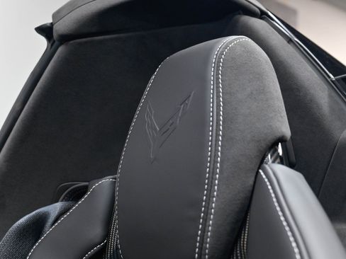 Used 2025 Chevrolet Corvette Z06 RWD image 13