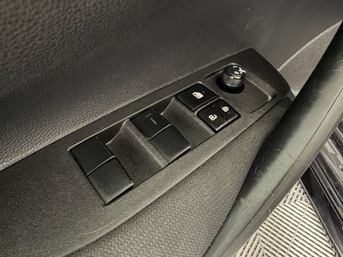 Used 2025 Toyota Corolla LE FWD image 10